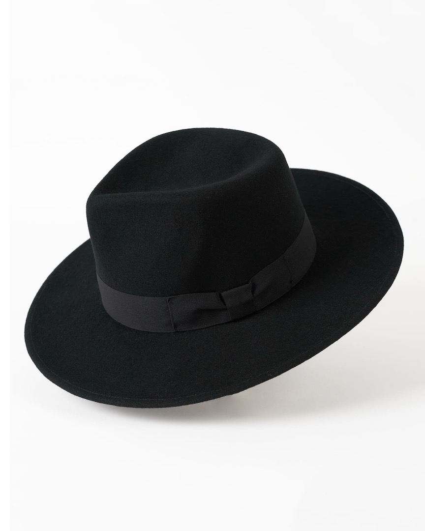 Black felt hat Depp