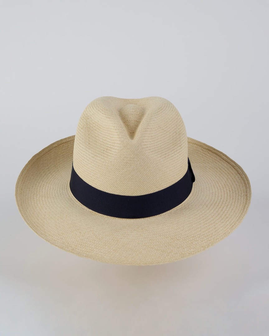 Fedora Montecristi natural color